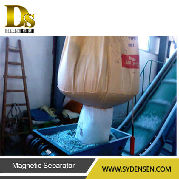 アルミリサイクル機入りペットボトルフレーク