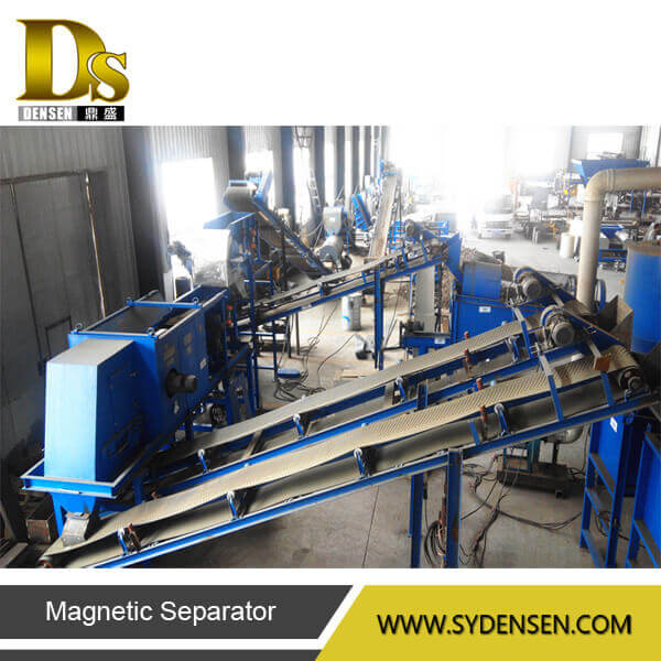 廃棄物を分別するためのリサイクルラインマシン