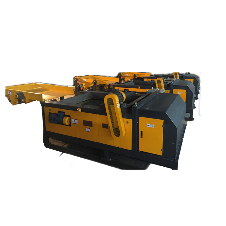 ガラスくずリサイクル工場で非鉄金属の除去に使用される渦電流式分離器で、廃ガラスの再資源化