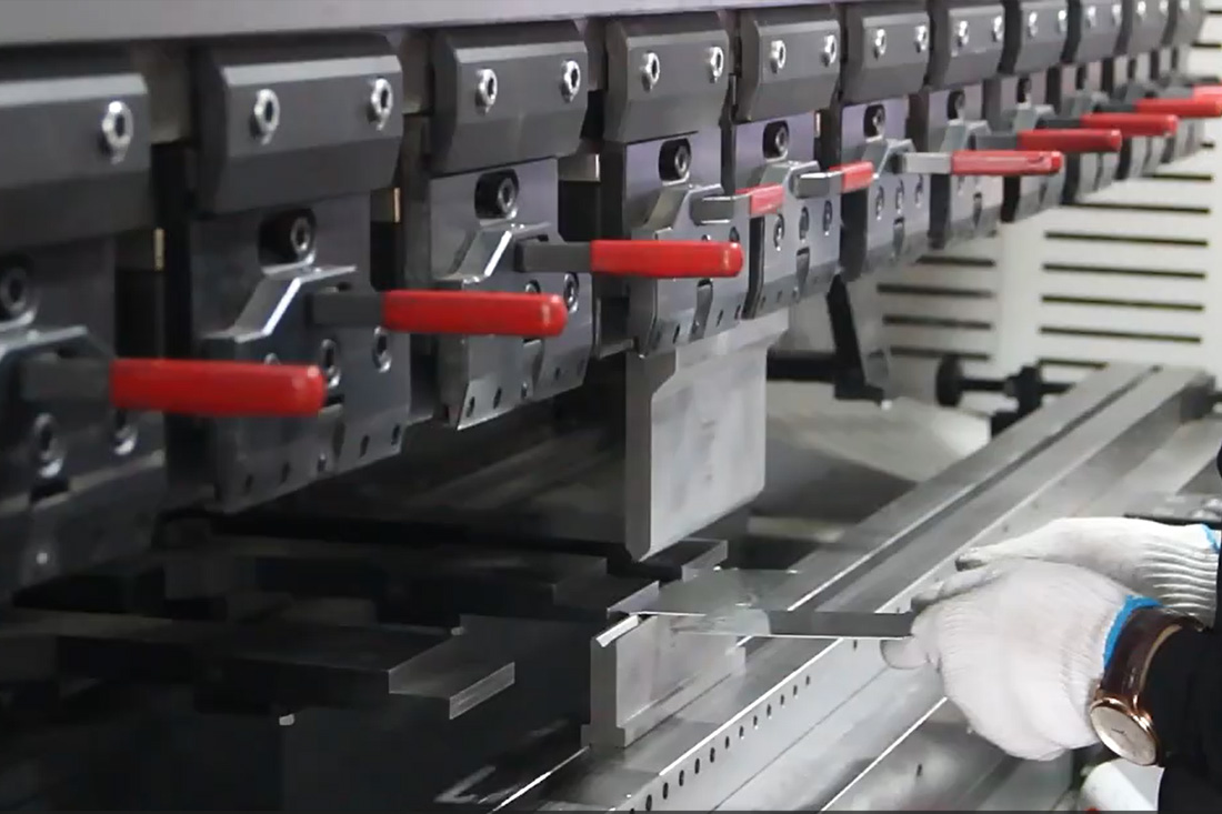 機能一貫性を重視した当社の金属プレス加工アプローチ